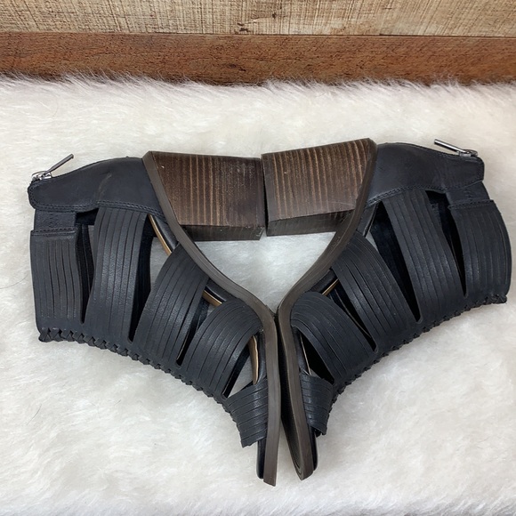 LUCKY BRAND Black Strapy Darvie Sandal Block Heel - Picture 6 of 11